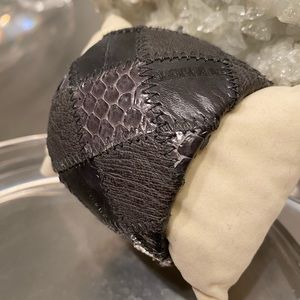 TED ROSSI PYTHON SNAKESKIN LEATHER PATCH GRAY CUFF
